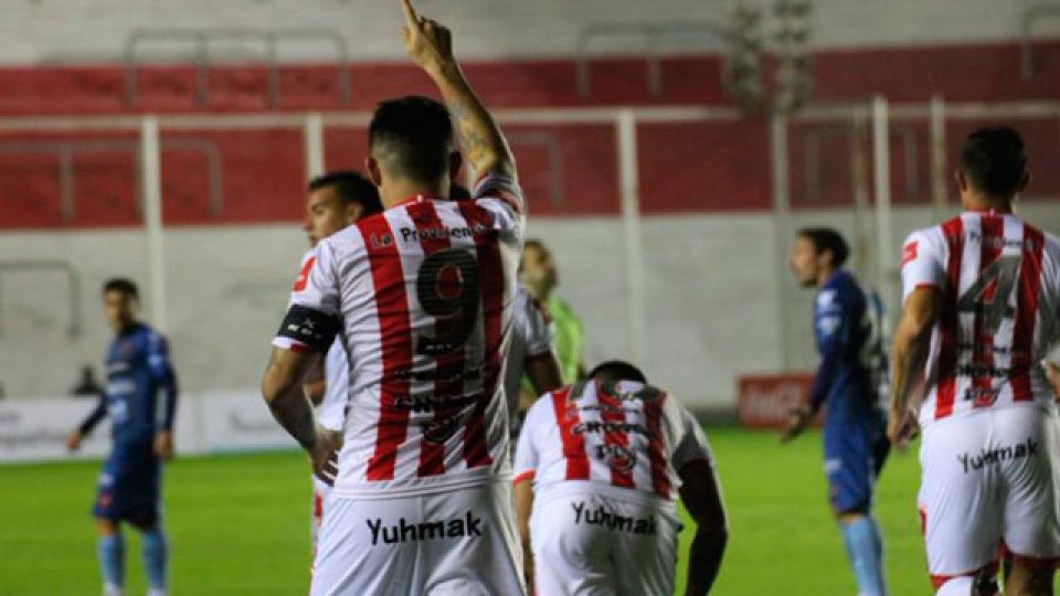 Patronato cayó ante San Martín de Tucumán con los goles de Biler.