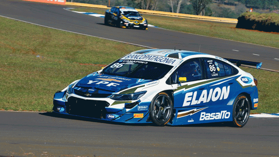 Canapino se quedó con la competencia final en el autódromo de Oberá.