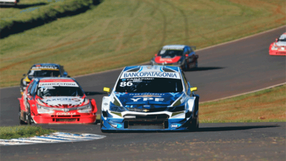 Canapino se quedó con la competencia final en el autódromo de Oberá.