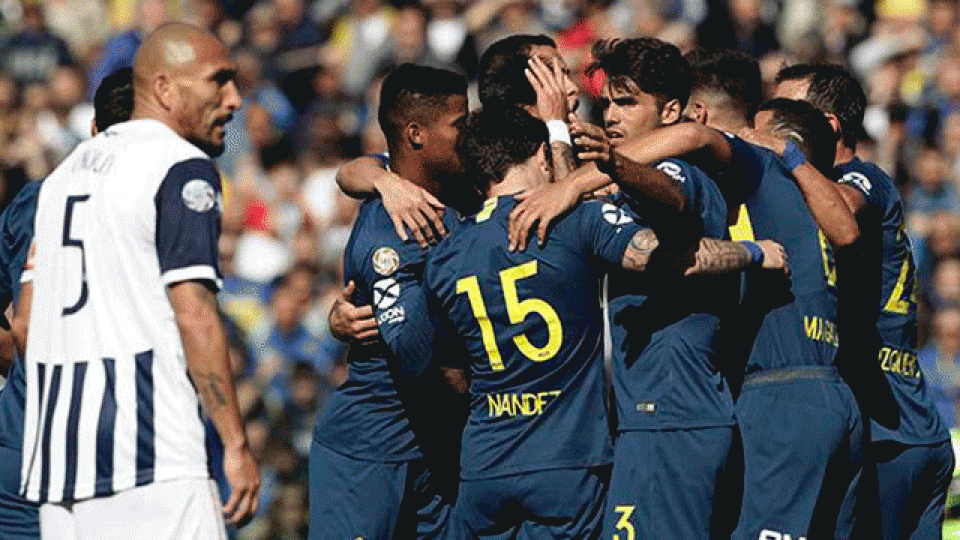 Boca comenz&oacute; la defensa del t&iacute;tulo venciendo a Talleres.