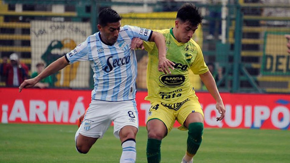 Defensa y Atlético Tucumán igualaron en Varela.