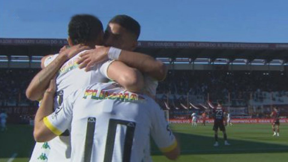 Gran triunfo del Tiburón en el Sur para escalar lugares en la tabla. Gran triunfo del Tiburón en el Sur para escalar lugares en la tabla.
