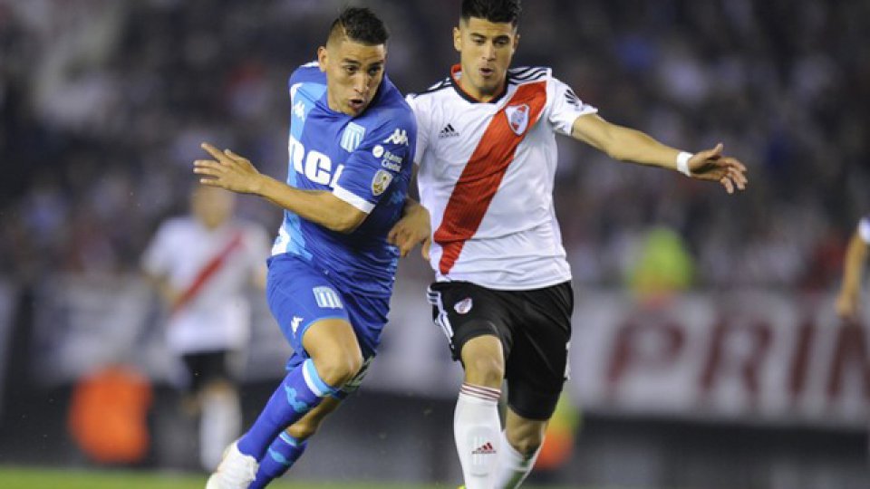 River vapuleó a Racing y está en cuartos.