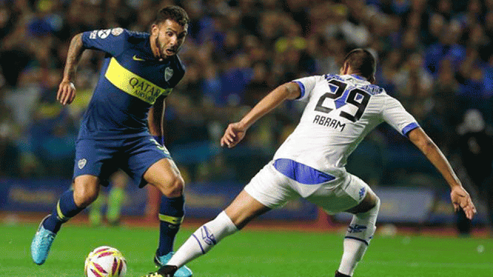 Pie de foto:   Boca le ganó a Vélez en la Bombonera y recupera terreno en la Sup