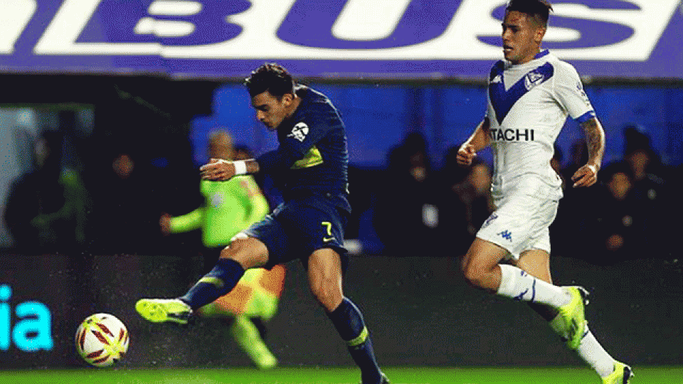 Pie de foto:   Boca le ganó a Vélez en la Bombonera y recupera terreno en la Sup