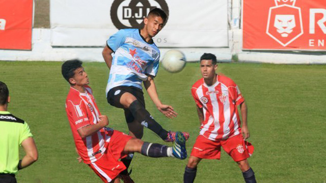 Atlético Paraná y Belgrano se enfrentan por la Liga.