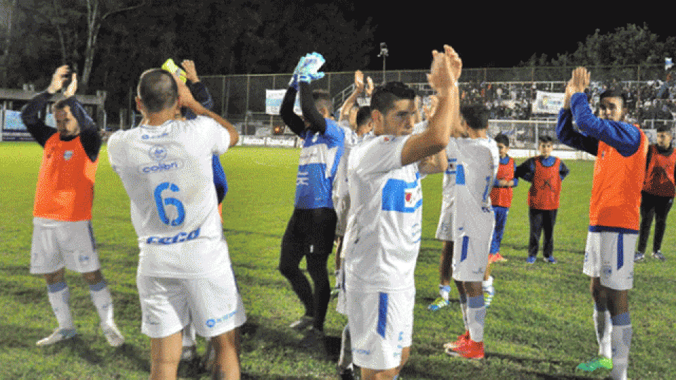 Gimnasia de Concepción del Uruguay es único líder. (Foto: La Calle)