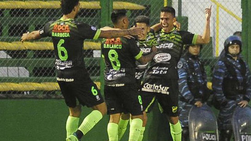 Defensa y Justicia venció a Talleres y se mete en la pelea | Elonce.com