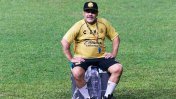 El duro diagnóstico del médico de Maradona tras sus problemas en las rodillas