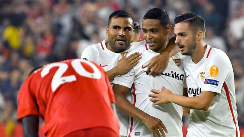 Mercado cerró la victria del Sevilla frente a conjunto turco.
