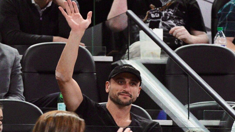Manu Ginobili volvió a su casa para presenciar un encuentro de los Spurs. Manu Ginobili volvió a su casa para presenciar un encuentro de los Spurs.