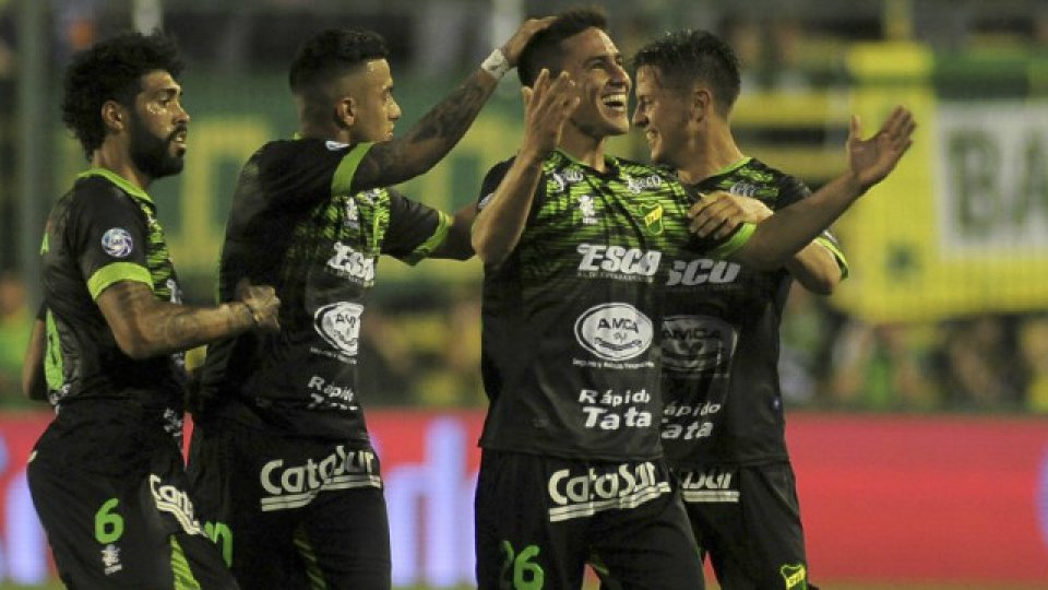 El Halcón le ganó en un partidazo al Fortín del Gringo Heinze. El Halcón le ganó en un partidazo al Fortín del Gringo Heinze.