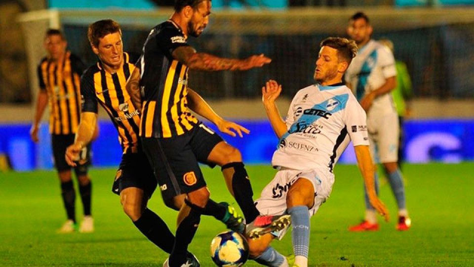 Rosario Central y Temperley definen el primer finalista de la Copa Argentina.
