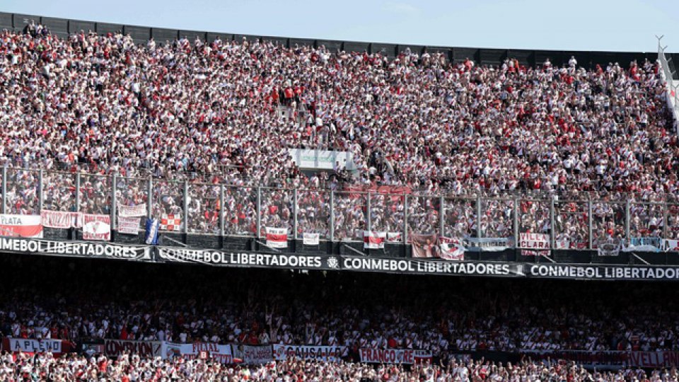 Los hinchas de River no residentes en la Argentina agotaron las 20 mil entradas.