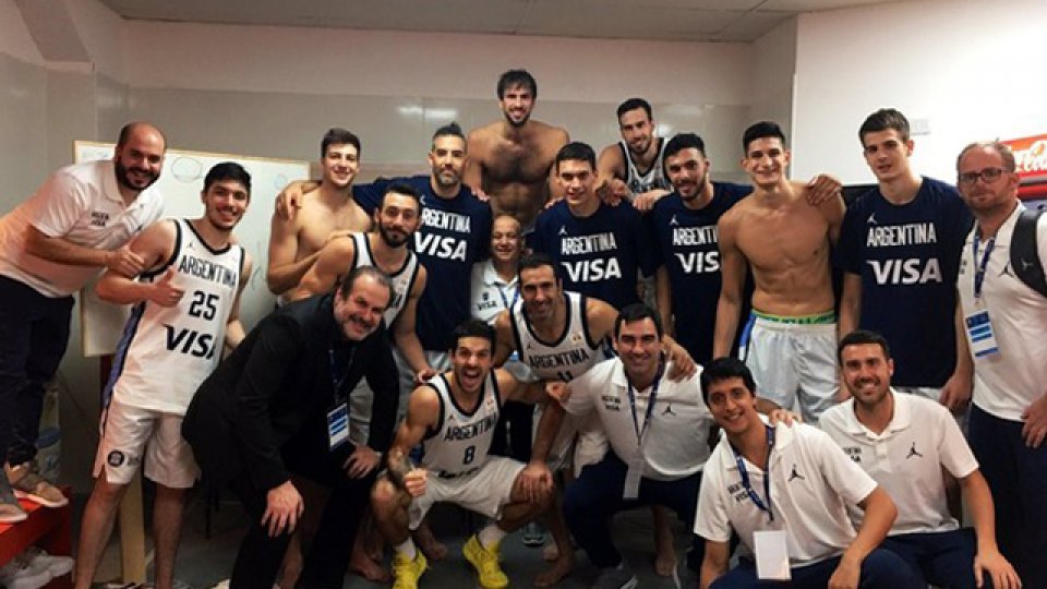 En la noche del regreso del colonense Quintero, argentina venció a USA.