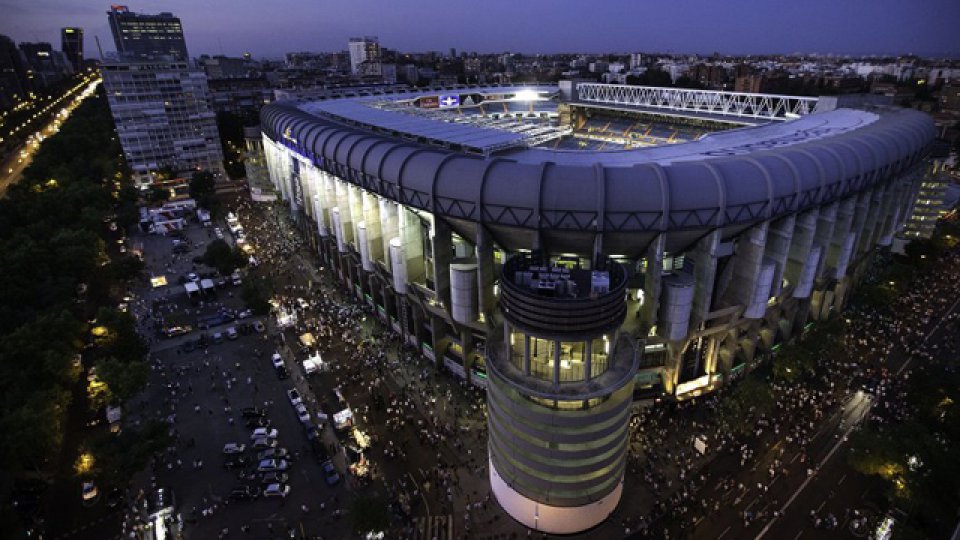 La ciudad de Madrid se prepara la llegada del River - Boca.