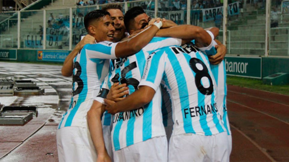 Racing ganó y estira la diferencia en lo más alto de la tabla. Racing ganó y estira la diferencia en lo más alto de la tabla.