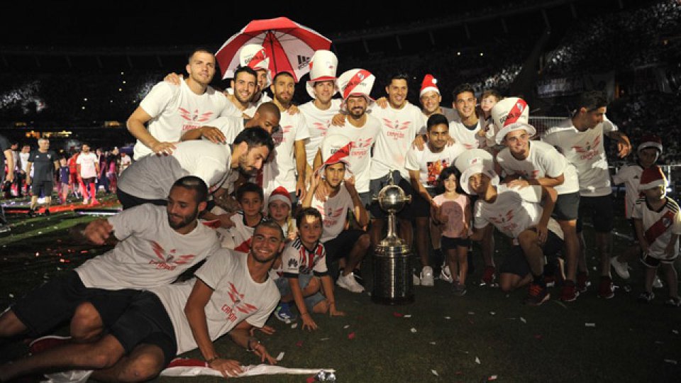 Los campeones de América festejaron la Copa junto a los hinchas.