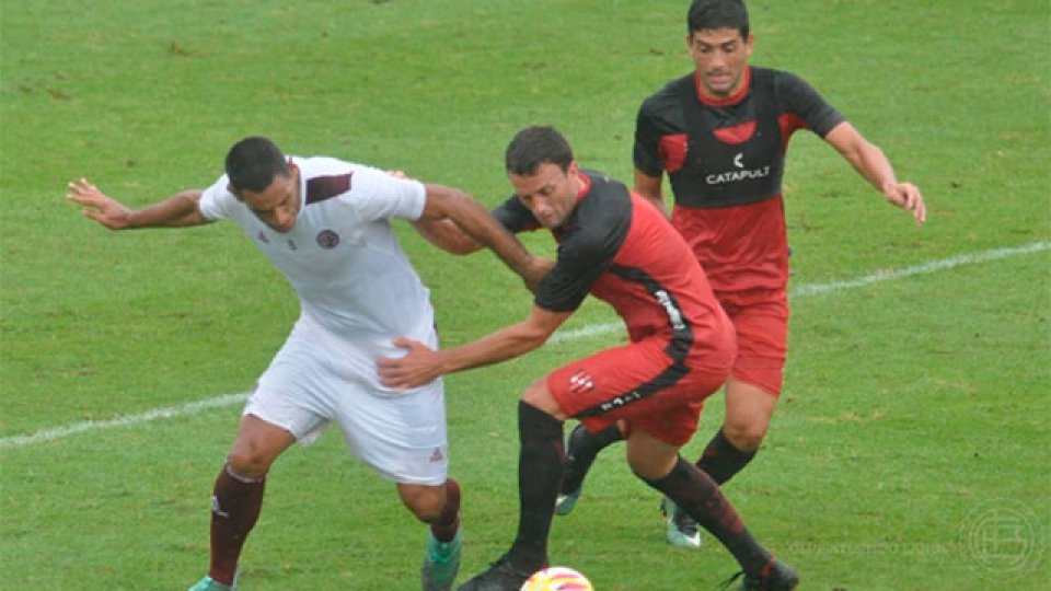 Patronato igual&oacute; en su segundo amistoso de preparaci&oacute;n. (Foto: @clublanus)