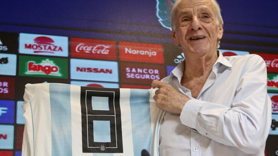 "Estoy feliz de poder ayudar", expresó el Flaco sobre su cargo en AFA. "Estoy feliz de poder ayudar", expresó el Flaco sobre su cargo en AFA.