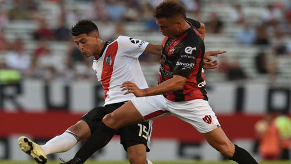 El Patrón lleva 4 triunfos y 1 derrota en el historial ante River en Primera.