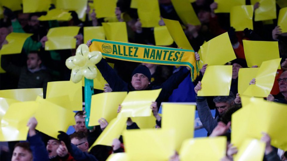 El recuerdo de Emiliano Sala presente en las tribunas de la Premier League.