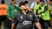 Nueva Chicago sueña con tener a Diego Maradona como entrenador
