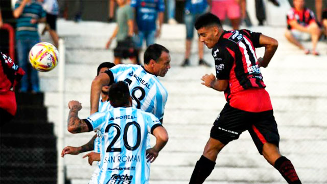 Patronato vapuleó en el Grella a Atlético Tucumán.