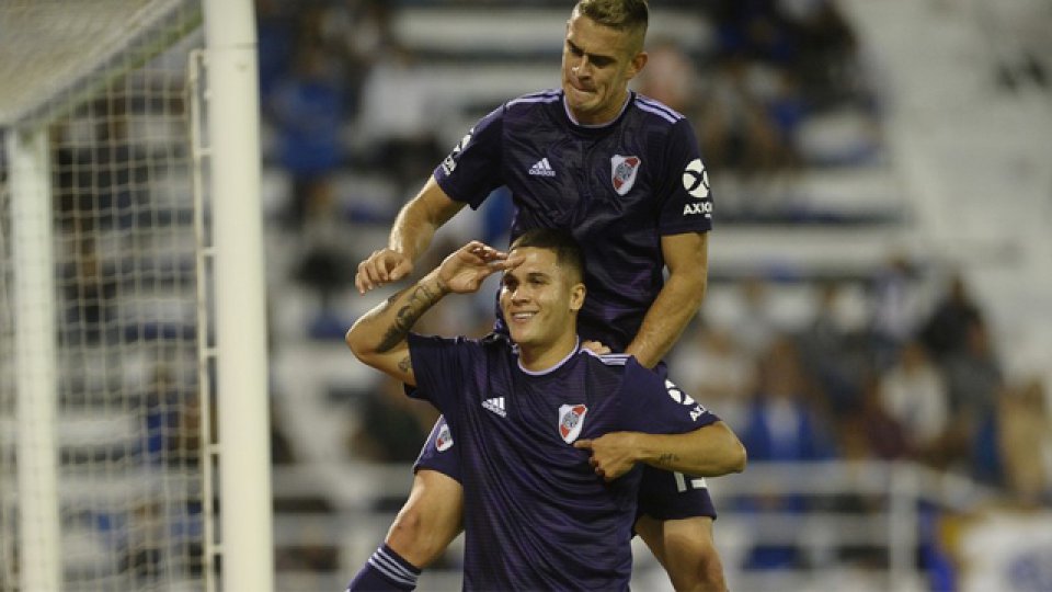 El triunfo de River llegó por los goles de los colombianos Borré y Quintero.