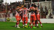 Atlético Paraná derrotó a Defensores de Pronunciamiento y sueña con la permanencia