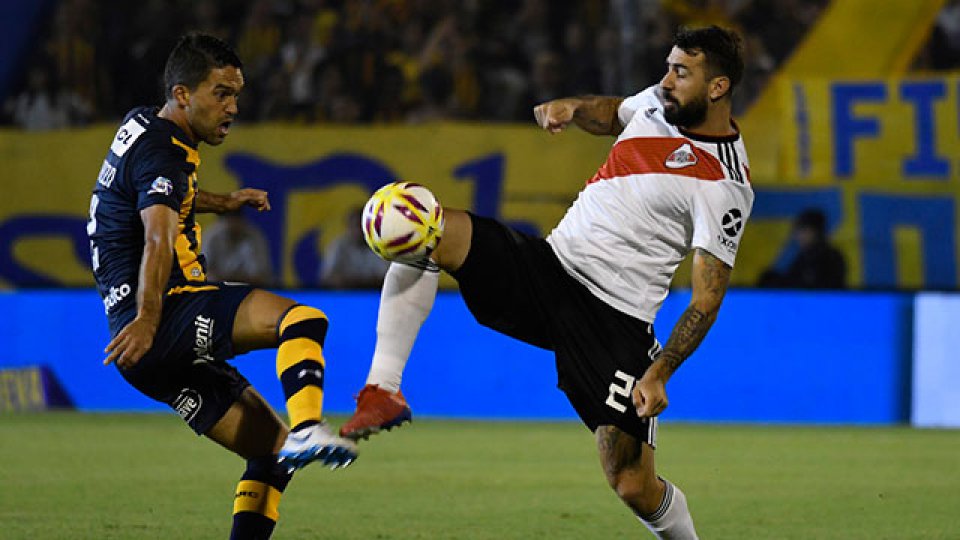 En un partido vibrante, Central y River empataron en Rosario.