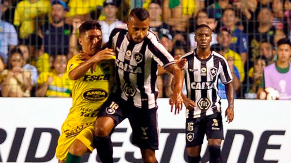 Botafogo goleó a Defensa y Justcia y lo dejó afuera de la Sudamericana.
