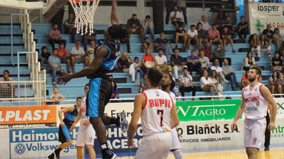 Echagüe cortó la mala racha y volvió al triunfo ante Ameghino.