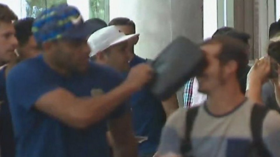 Cuestionable reacción de Wanchope tras la cargada del hincha de River. Cuestionable reacción de Wanchope tras la cargada del hincha de River.