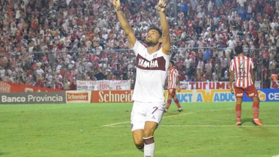 Los históricos Sand y Acosta amargaron el debut de Caruso en San Martín.