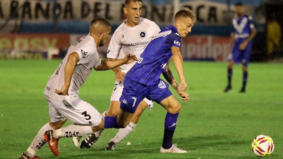 Real Pilar fue el cuco de Vélez y lo eliminó de la Copa Argentina.