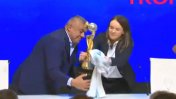 Claudio Tapia casi tira la Copa del Mundial Femenino de Fútbol