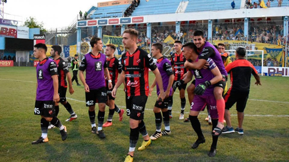 Patronato avanzó en la Copa Argentina y ahora se enfrentará con Independiente.