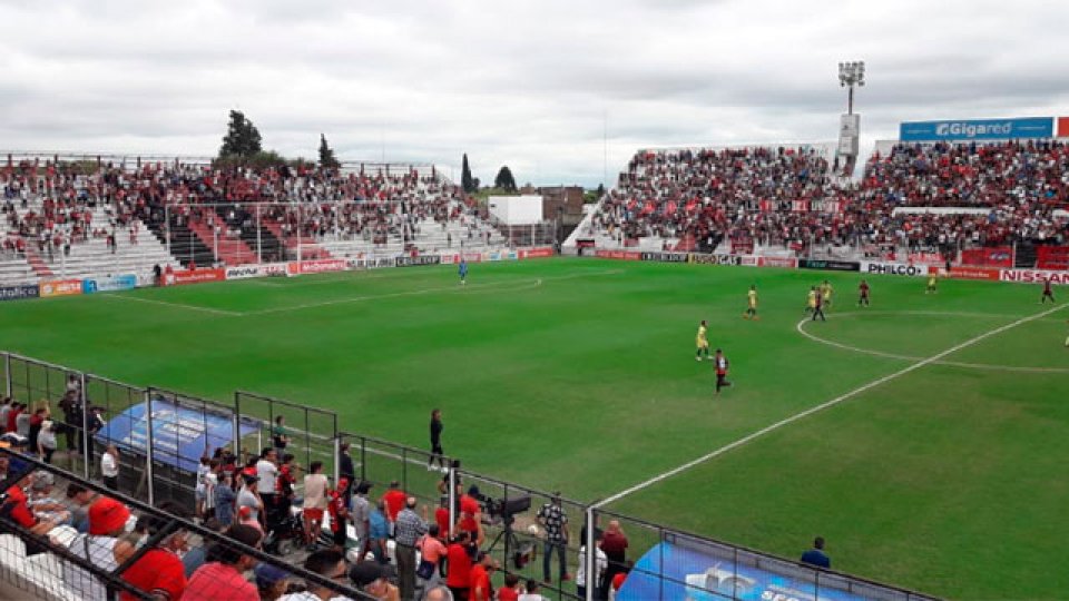 Patronato le ganó a Defensa y quedó más cerca de la permanencia.