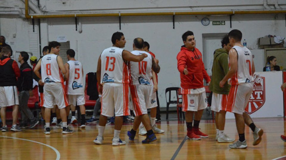 El equipo paranaense es protagonista en el Dos Orillas.