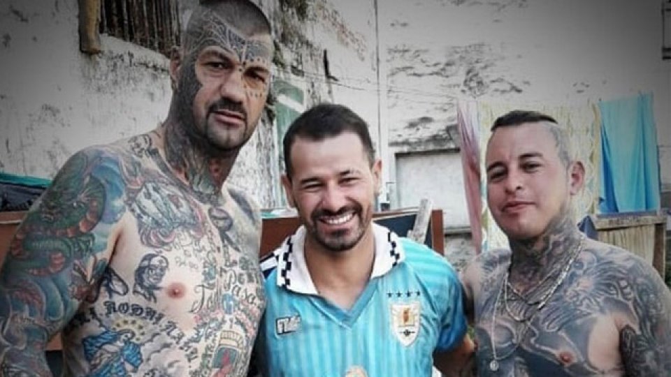 La Pulga Mora, fuera de las canchas, vive su nueva faceta de actor.