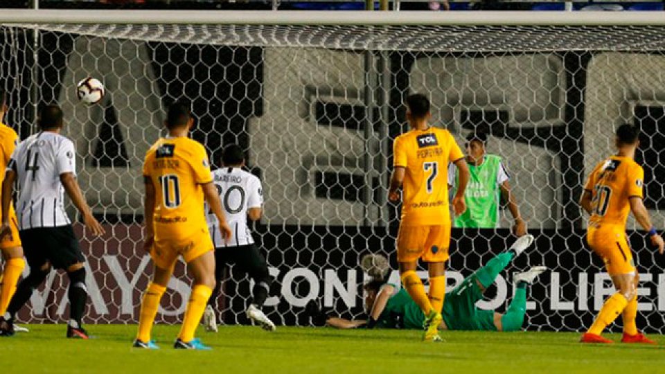 Central perdió en Paraguay y complicó su continuidad en la Libertadores.