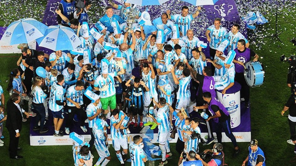 Terrible homenaje a Licha López por parte de la hinchada de Racing.