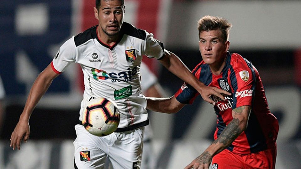 San Lorenzo ganó y sigue firme en la cima de su grupo .