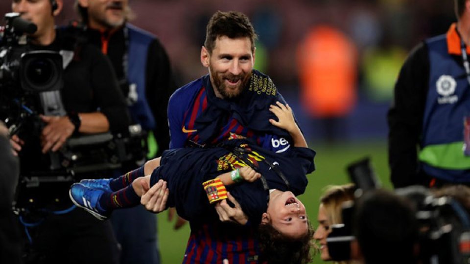 El rosarino celebró con sus hijos y su esposa una nueva obtención.