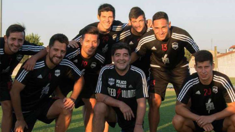 "Quiero felicitar a los jugadores y a la dirigencia de Riestra", publicó Diego.