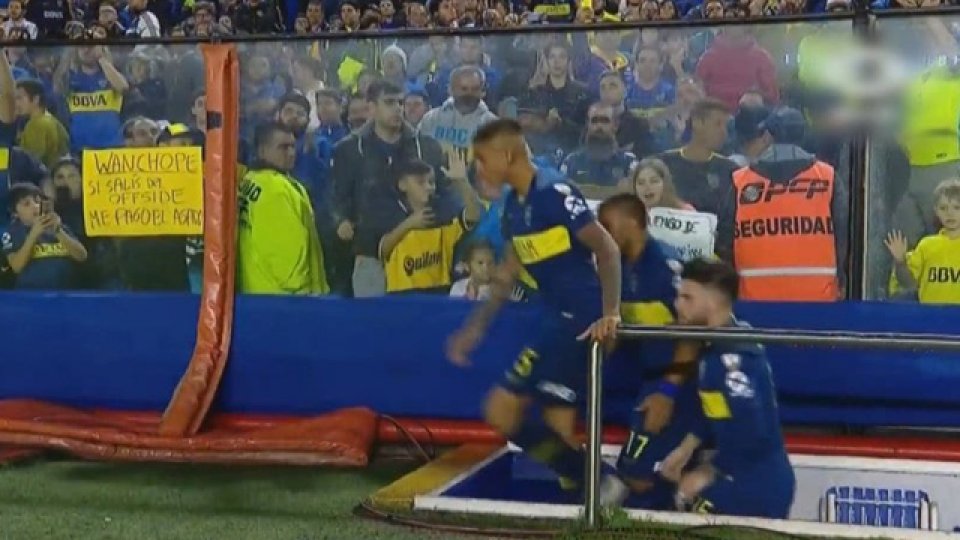 El ingenio clásico de los hinchas en el mensaje para delantero de Boca.