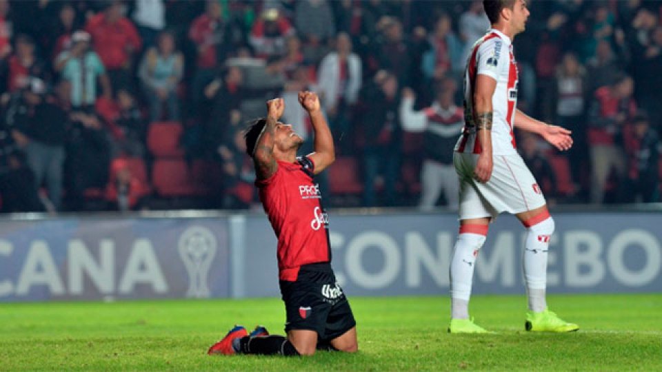 Colón derrotó a River de Uruguay y está en octavos de final