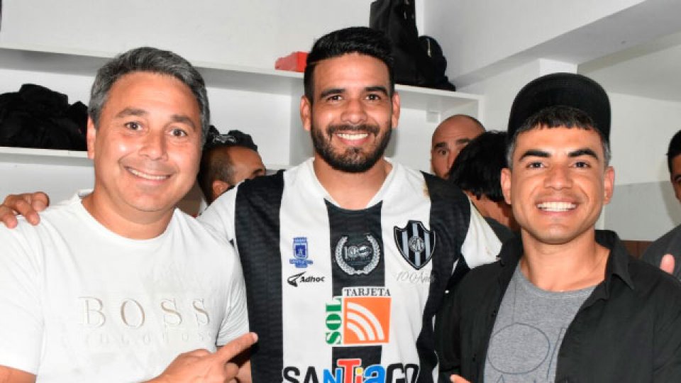 La felicidad de Diego Jara tras el ascenso. La felicidad de Diego Jara tras el ascenso.