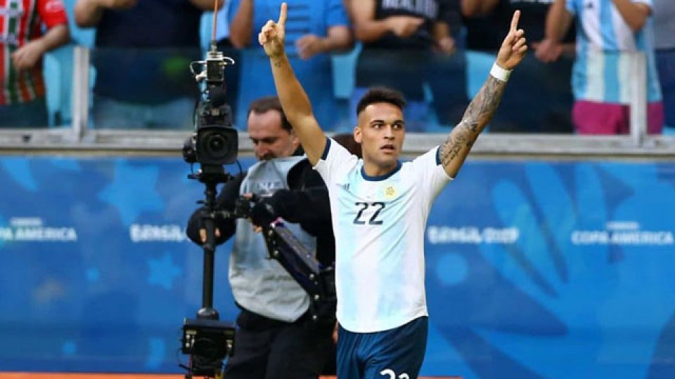 La Albiceleste logró un claro triunfo ante Venezuela y ahora va por Brasil.